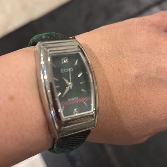 Echo Quartz Plaid Preppy Adjustable Hinged Bangle Watch WORKING main image 9